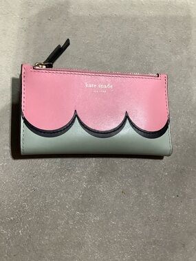Kate spade pink & green scalloped folding wallet